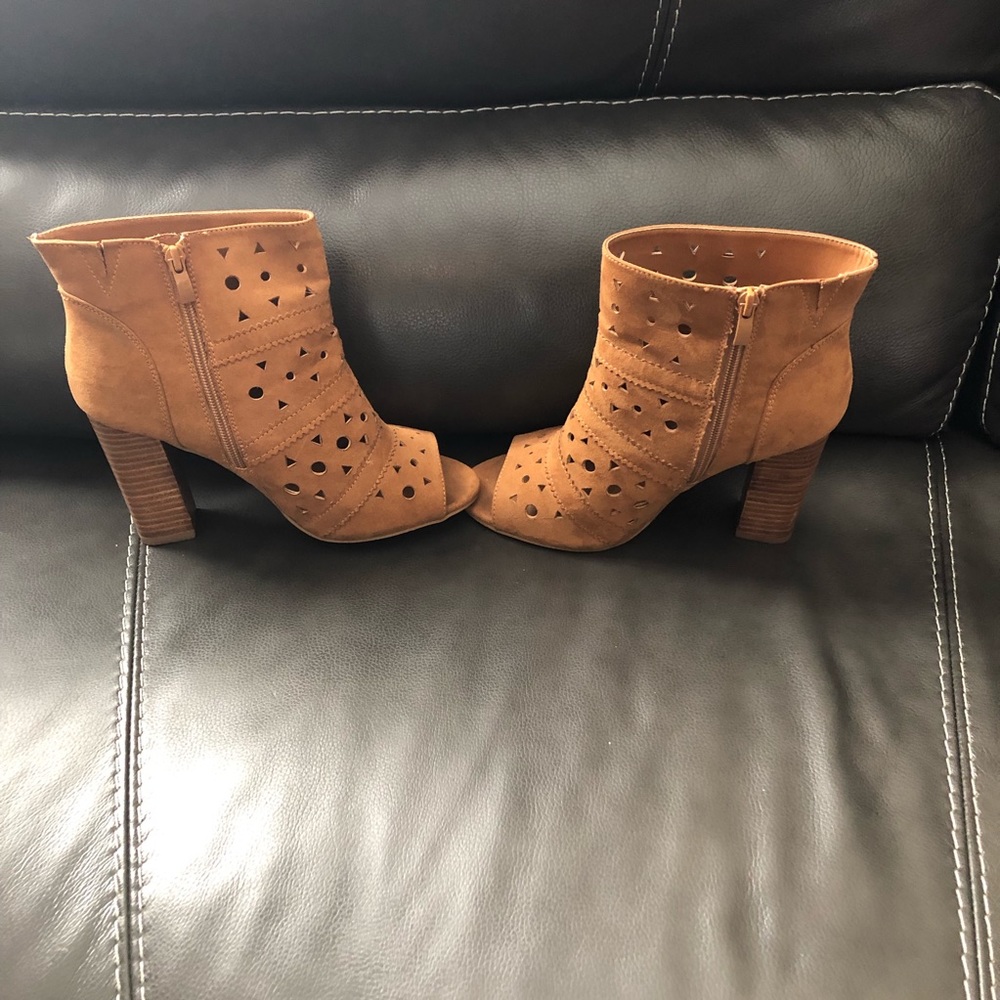 Torrid Peep Toe Suede Booties Women Tan Brown Lase - Picture 2 of 8